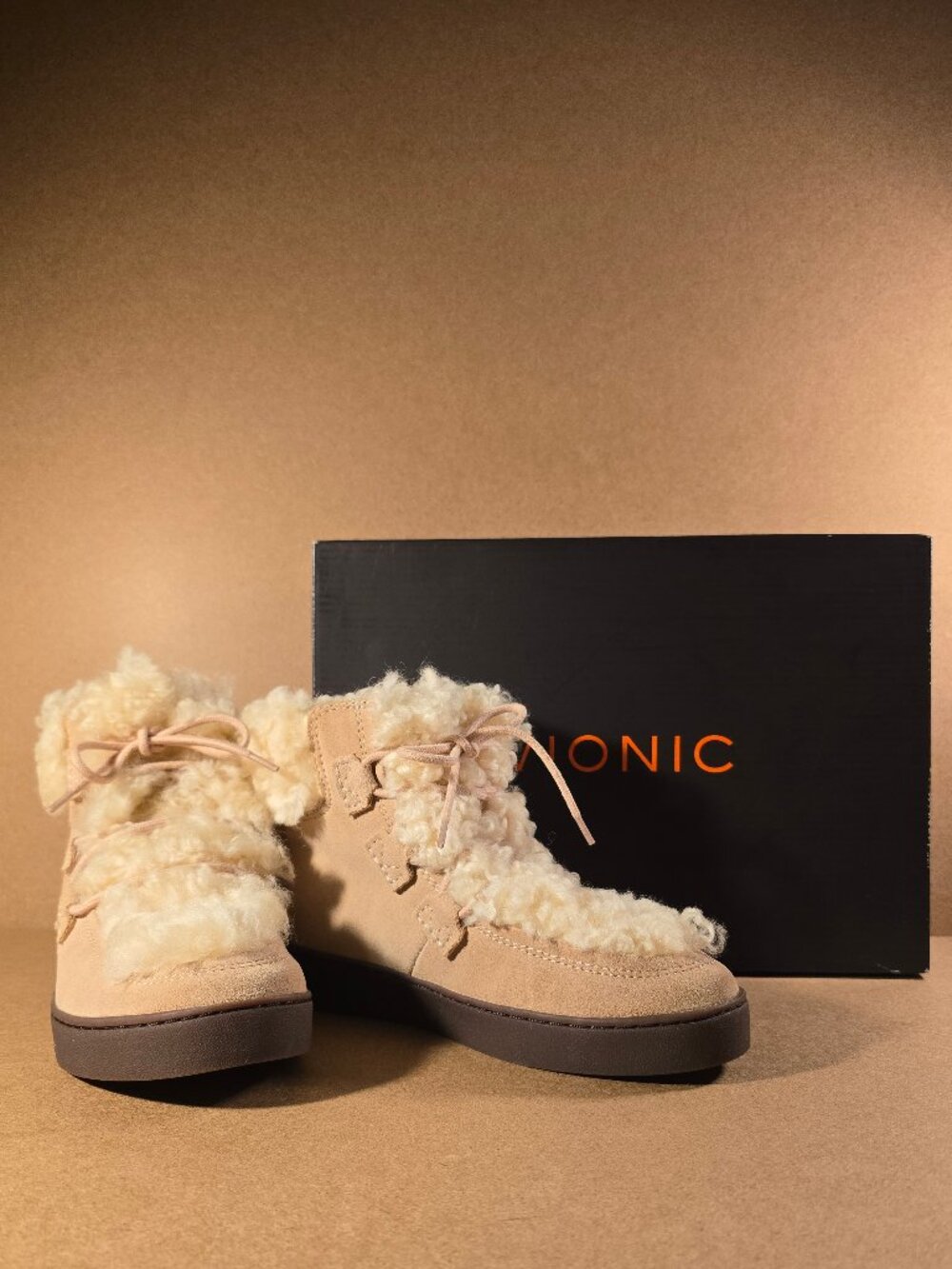 Vionic Oak Water Resistant Suded and Faux Shearling Booties Size 6M  NWT
